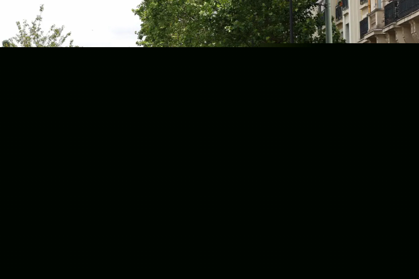 Sulmi ndaj tri grave në Paris, sulmuesi bërtiti “Allahu më urdhëroi”