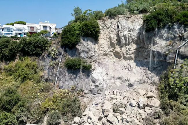 #Cronaca #Campi Flegrei, accertamenti Procura sulla messa in sicurezza dei costoni