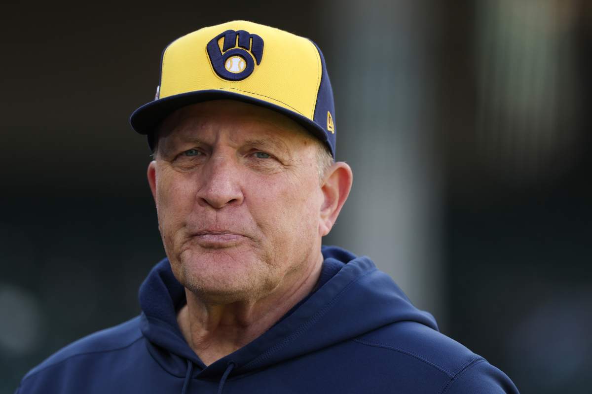 Milwaukee Brewers Suddenly Lose Pitcher To Another MLB Team