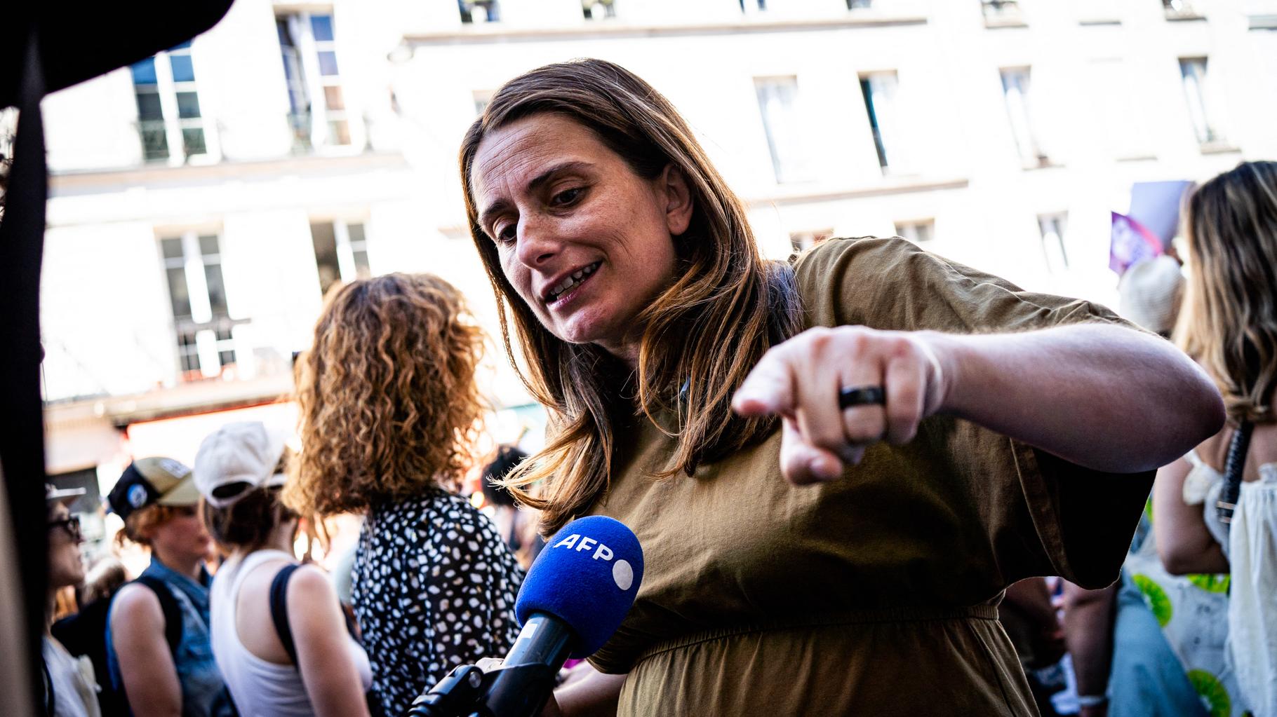 Marine Tondelier dit vouloir couper X… et déclenche un duel inattendu avec Elon Musk qui veut la « faire taire »