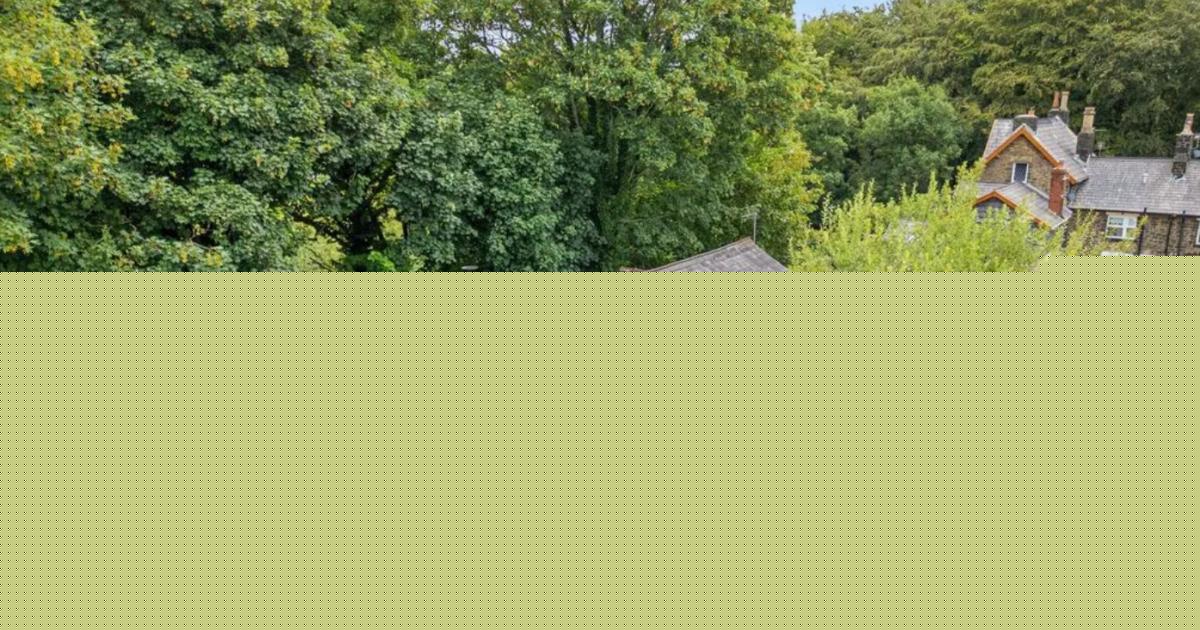 Rare stone cottage to rent in one of Bolton's most historic conservation areas