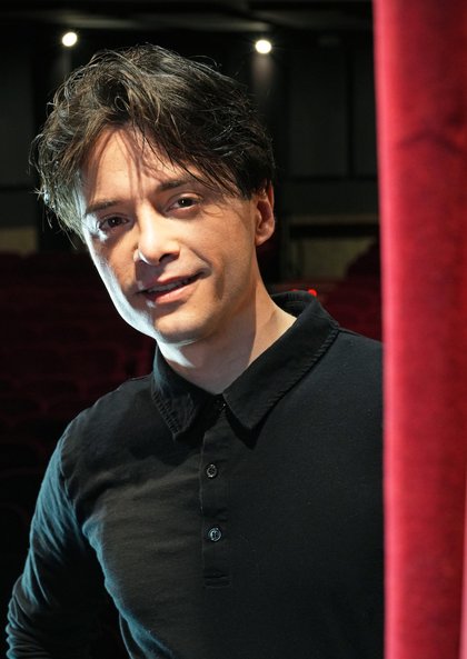 Jonathan Canini, il nuovo asso della  comicità toscana al Teatro Gioiello di Torino