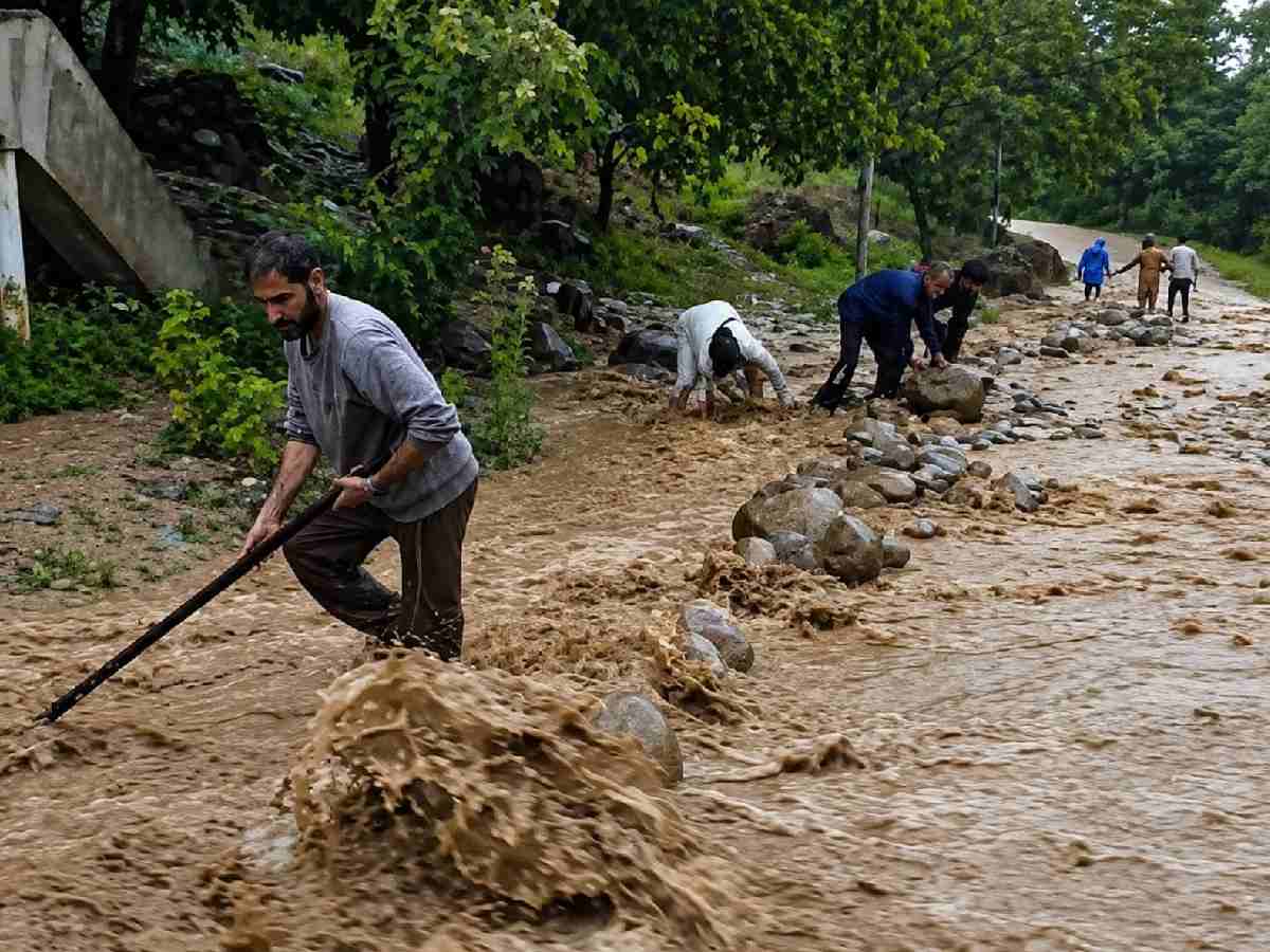 Cloudbursts Trigger Flash Floods Across Kashmir; Woman Dies in Kupwara, Hundreds Evacuated