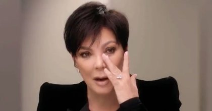 Top Surgeons Warn Kris Jenner’s Hand Surgery Could End in Disability or Worse