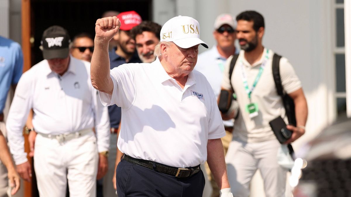 'Disturbing' Donald Trump pictures show him 'struggling to walk' as health fears soar
