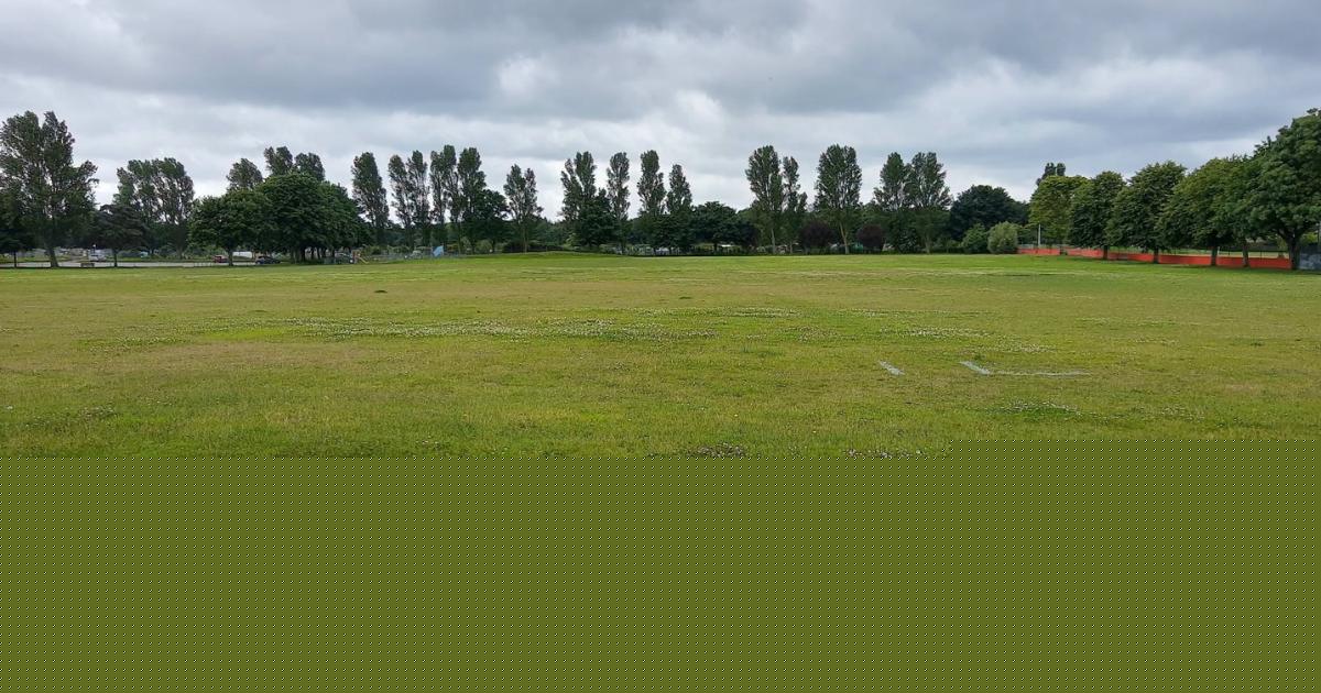 Travellers ordered to leave encampment on park