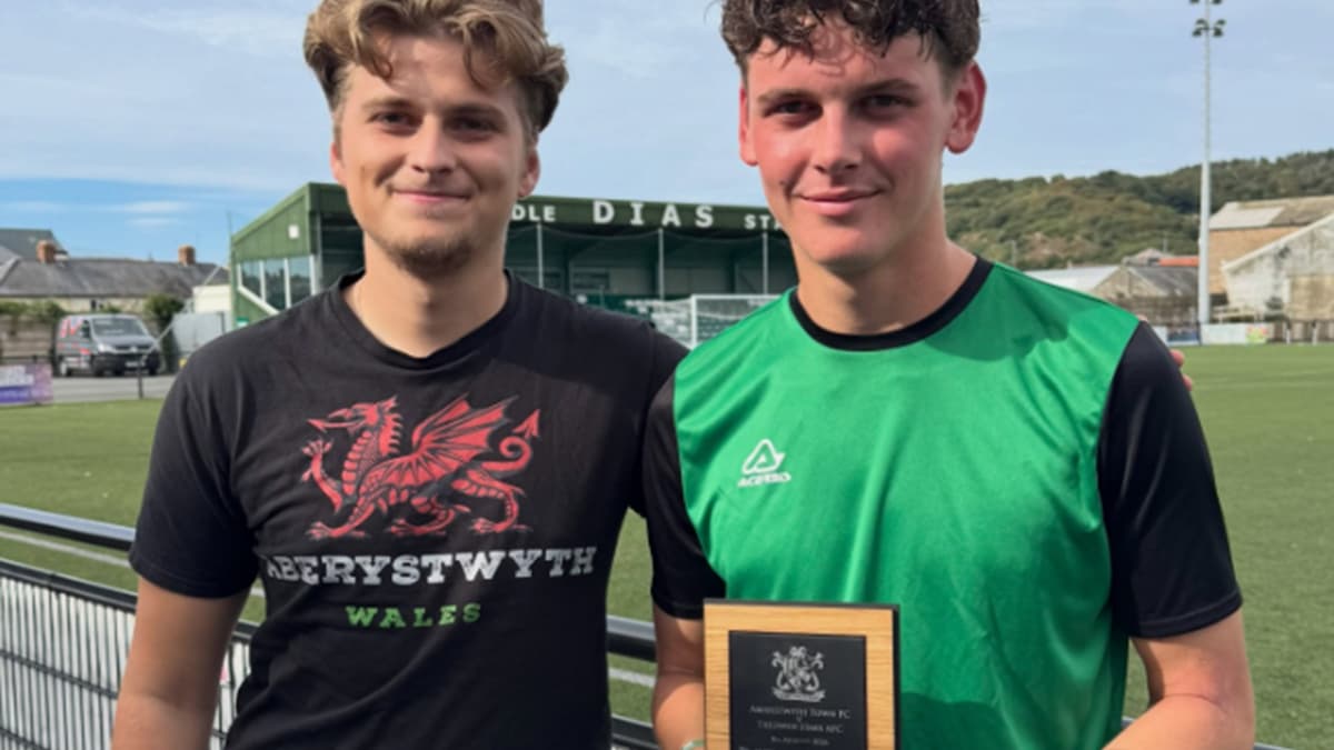 Leo lands inaugural Aberystwyth Town FC fans' honour