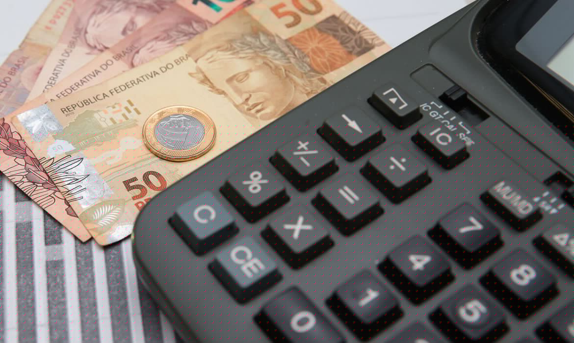 Economistas reduzem a previsão da inflação neste ano para 4,81%