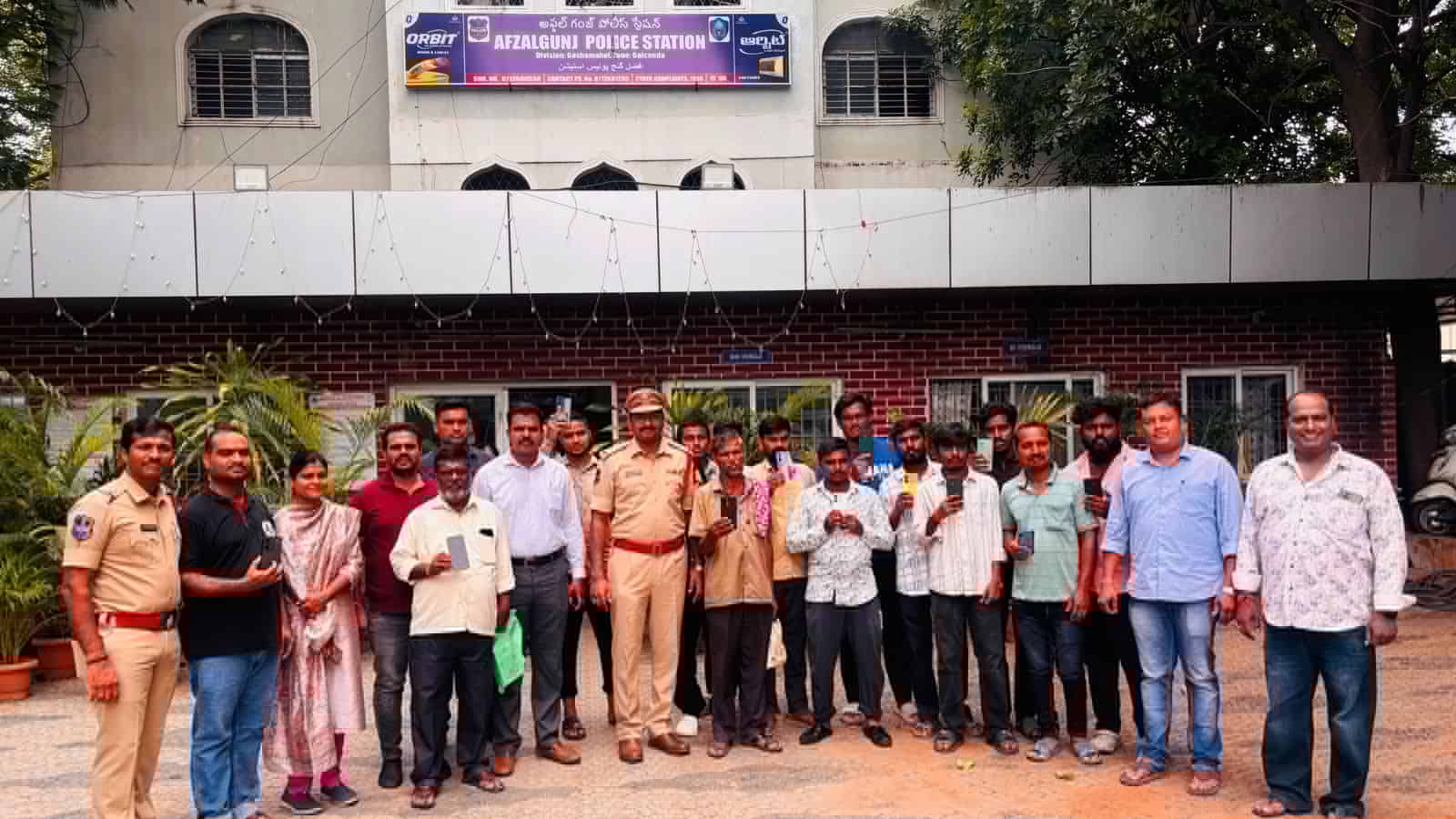 Afzalgunj Police successfully traces 30 mobile phones via CEIR
