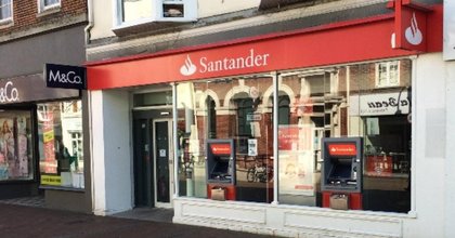 Three bank branches set to close in Hampshire with jobs at risk