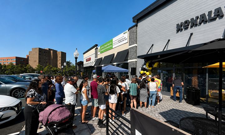 Konala Draws Crowds for First New Jersey Restaurant Opening