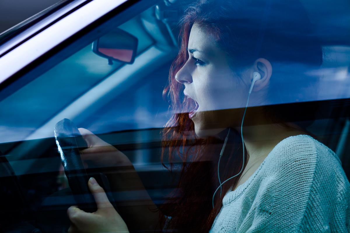 Texas Law: Can You Drive With Headphones On?
