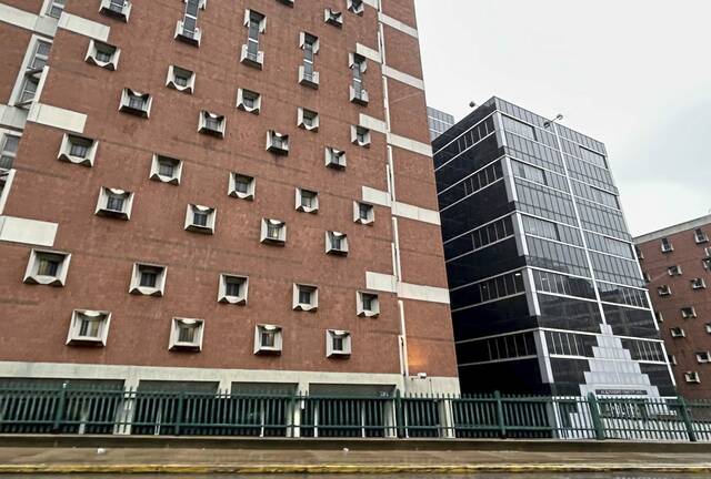 Editorial: Who gets the call when inmates get hurt?
