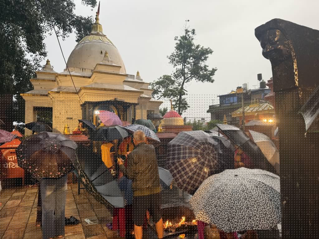 Last Monday of Saun: Large Crowds of Devotees at Pashupatinath and Other Shiva Temples Across Nepal