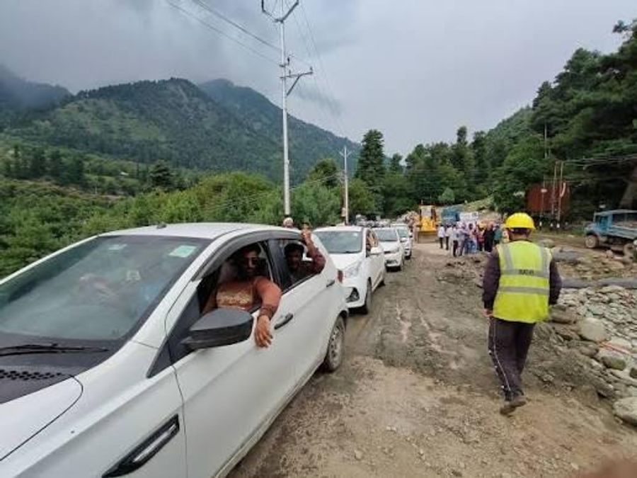 Baramulla-Uri highway closed today for hill-cutting