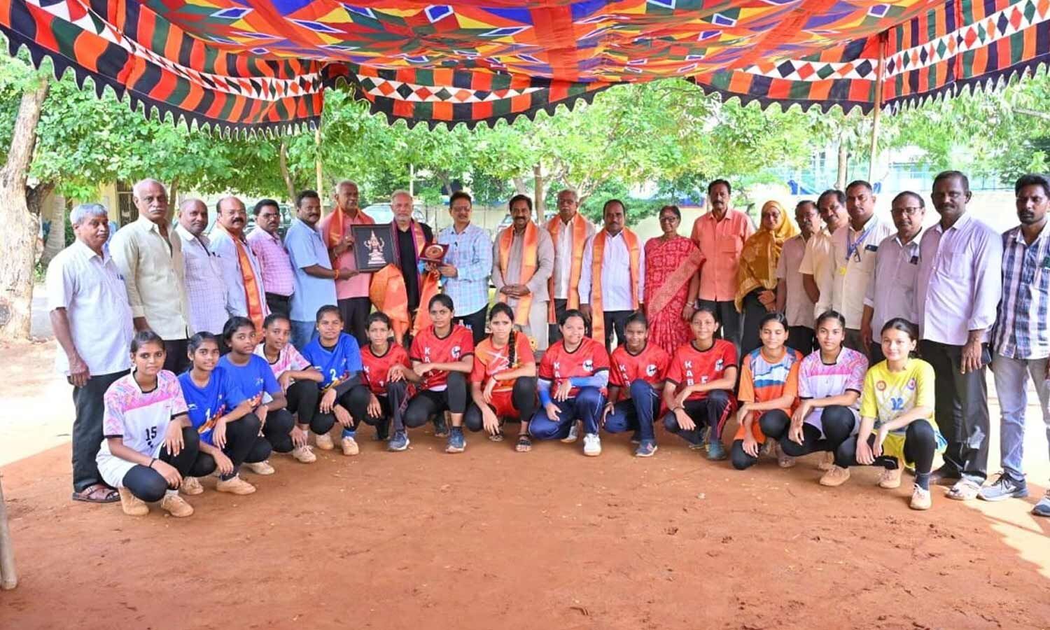 Alumni pledge Rs 50 lakh for KBC ZP school development