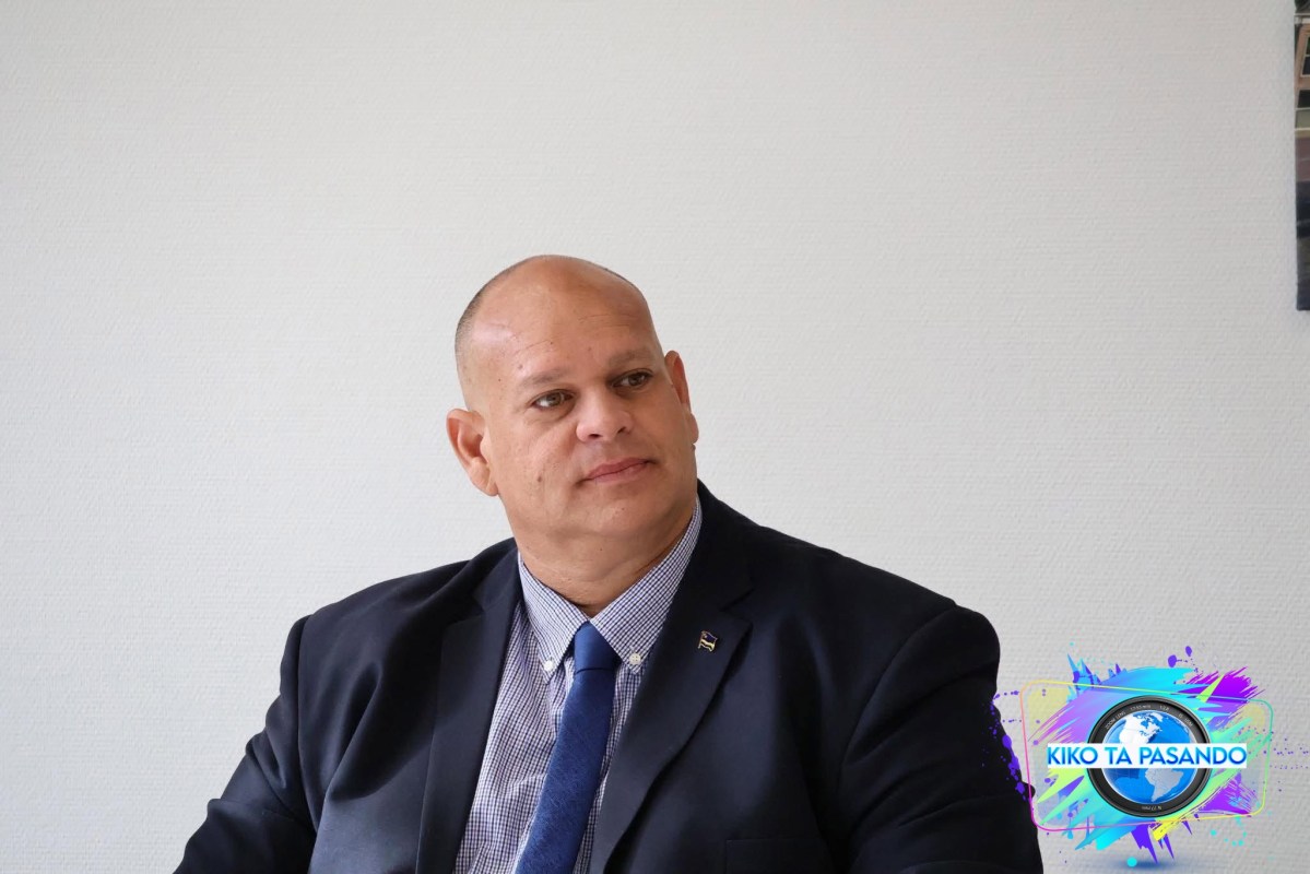 Minister Boekhoudt ta na altura ku denter di vários departamento di GMN tin inkietut i deskontentu, i e ta tuma e señalnan akí na serio.