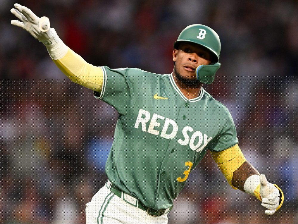 Blue Jays’ momentum from win Thursday doesn’t make trip to Boston