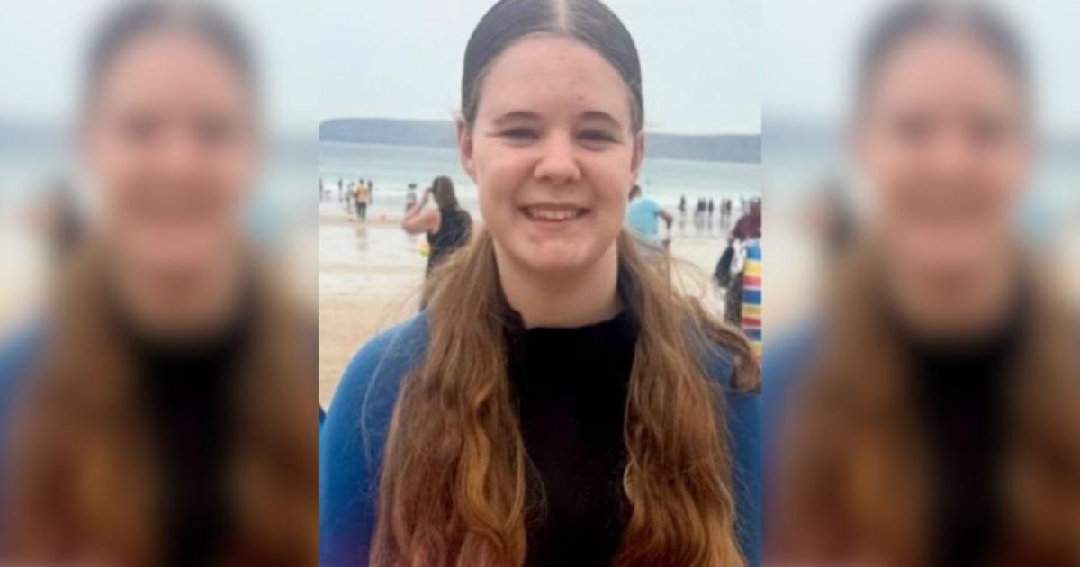 Search for missing teenage girl from Trafford last seen at Stretford Mall