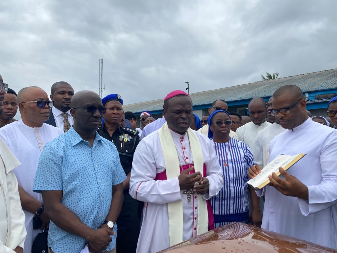 Gov Okpebholo, Others Receive Remains Of Late Archbishop Akubeze