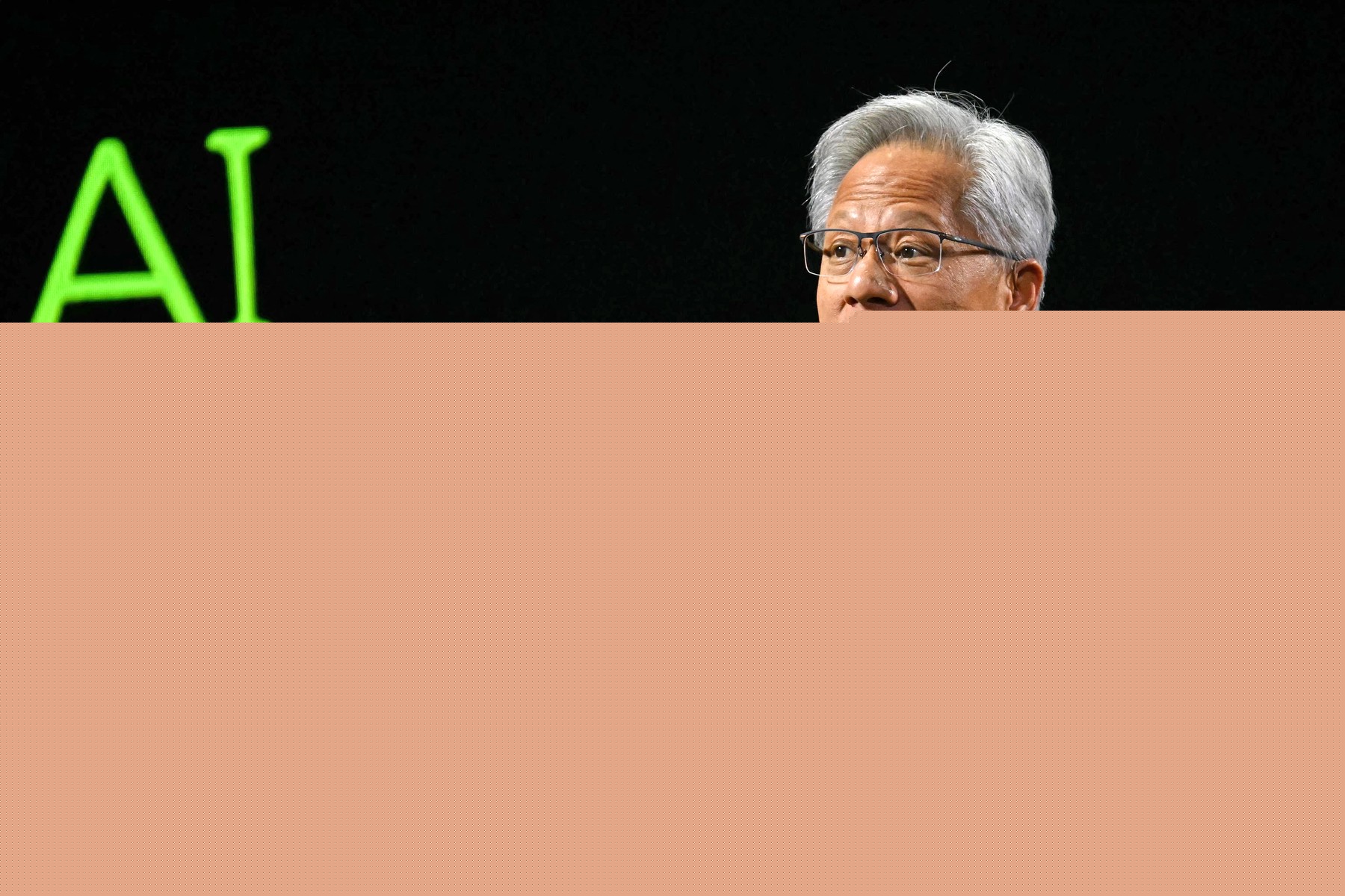China este la doar câteva „nanosecunde” în urma SUA în domeniul semiconductorilor, afirmă Jensen Huang, fondatorul Nvidia