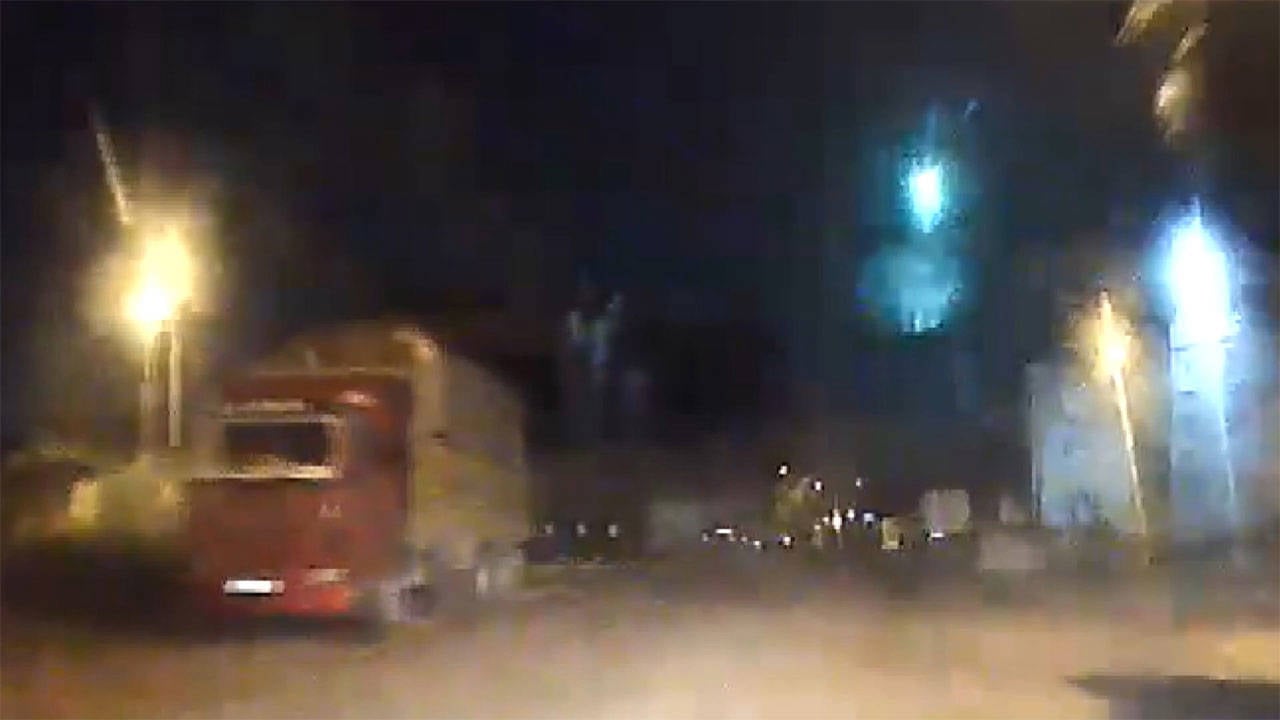 İstanbul'da gök taşının geçiş anı kamerada