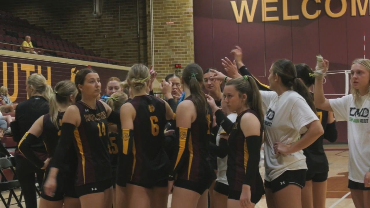#15 UMD Volleyball Remains Perfect at Romano Gym After Defeating Minot State in Three-Sets