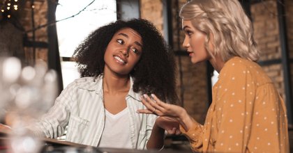 10 subtle behaviors that reveal someone isn’t actually a good person, even if everyone likes them