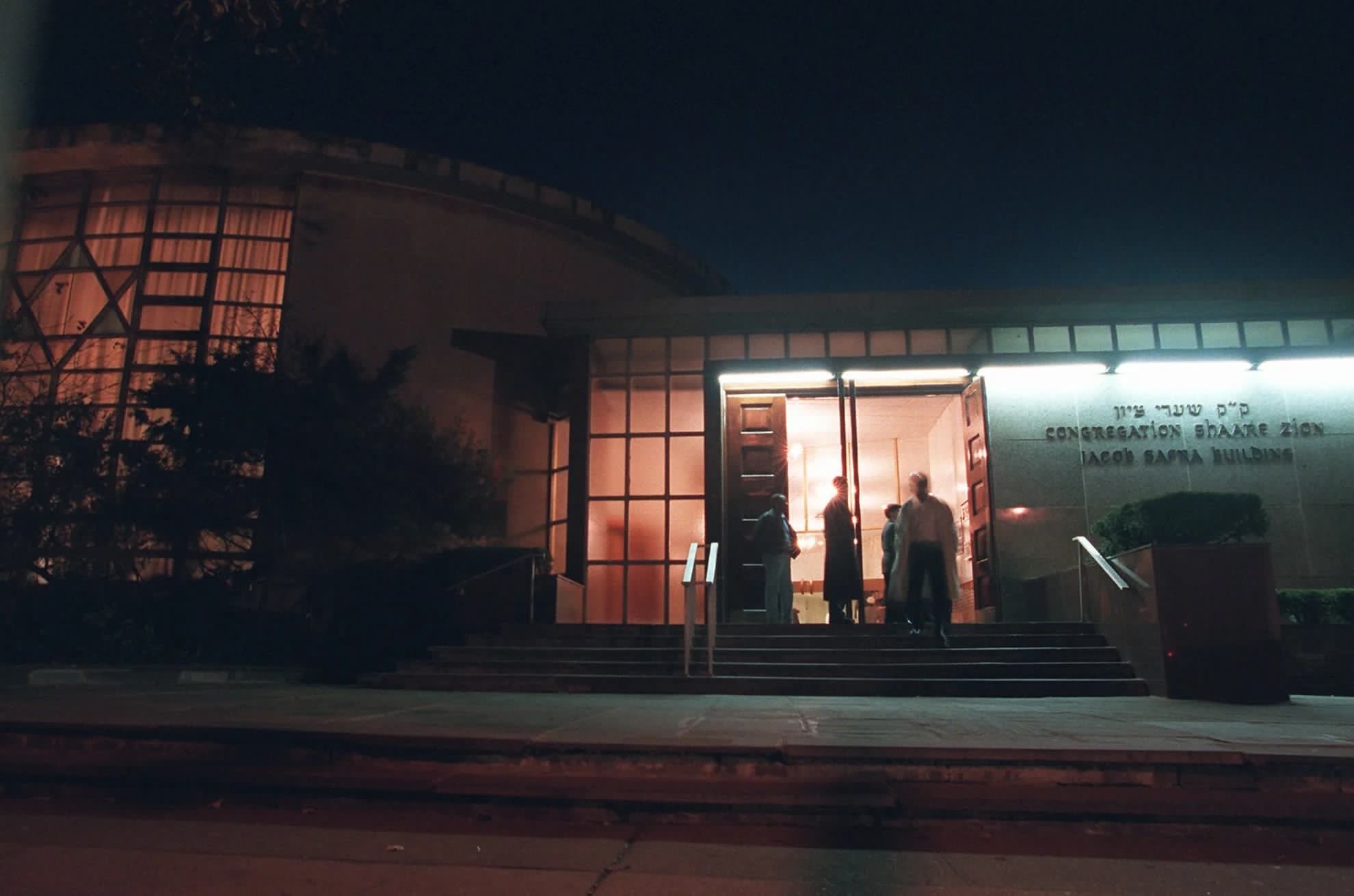 Want a seat at this synagogue for the High Holidays? You have to register to vote first