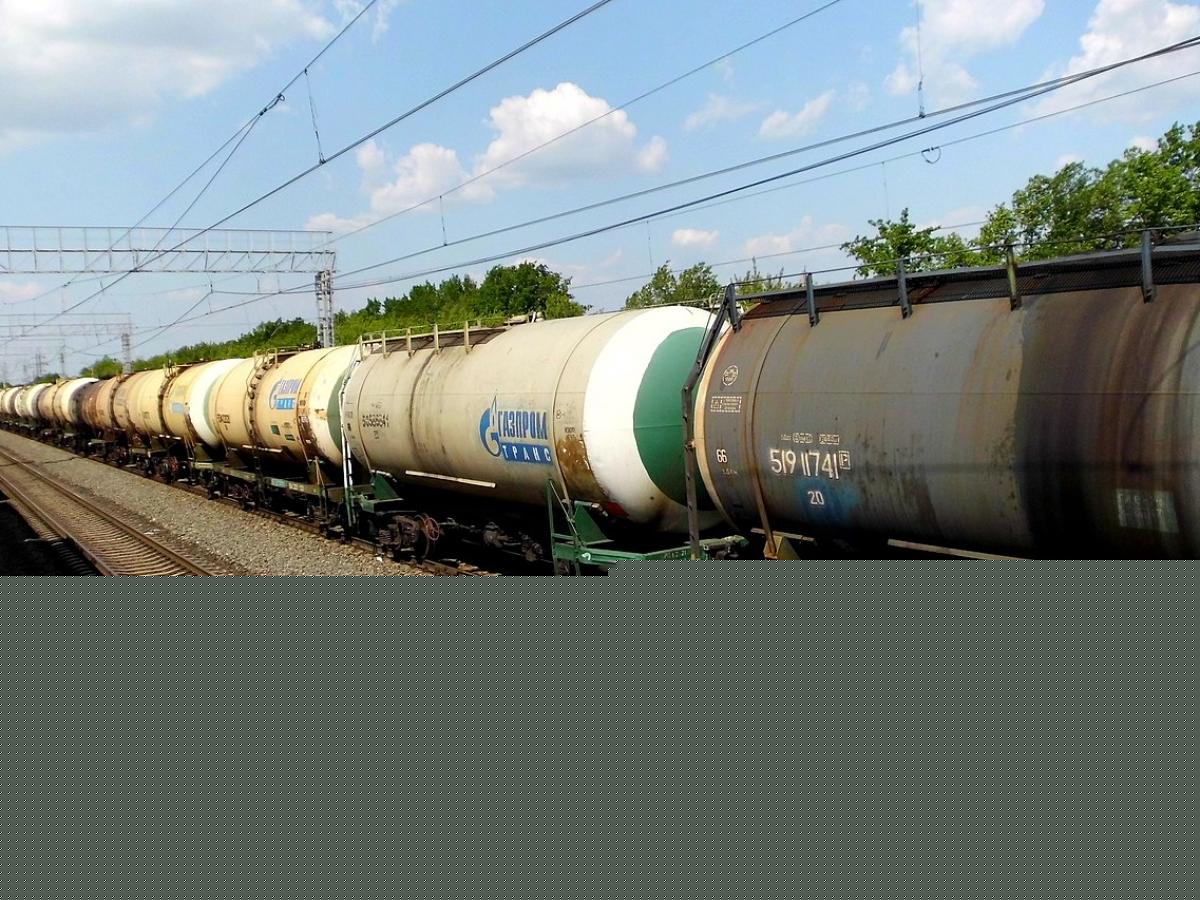 Russia Cuts Dollar Share in Oil Payments to Just Five Percent