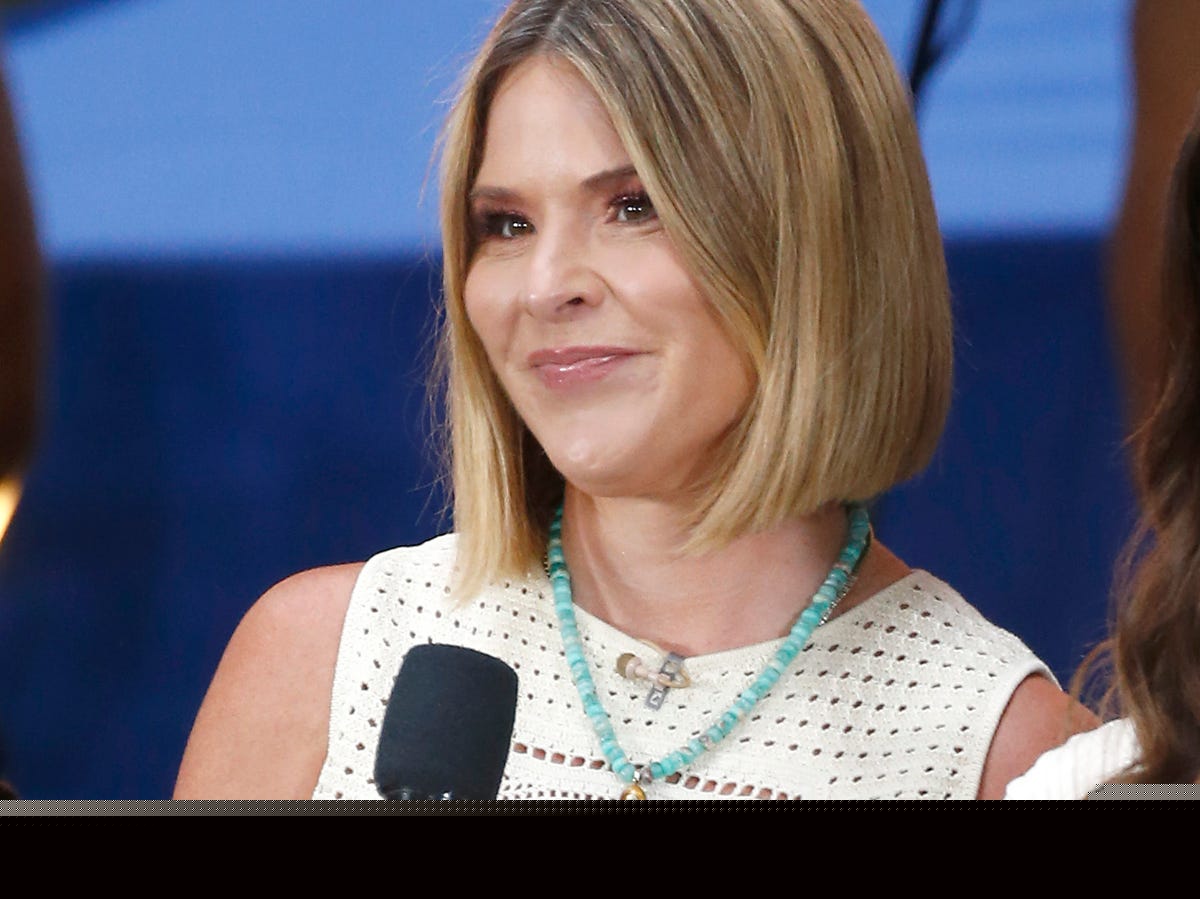 Jenna Bush Hager Just Wore the “Dopamine Necklace” Trend That's Taking Over Summer
