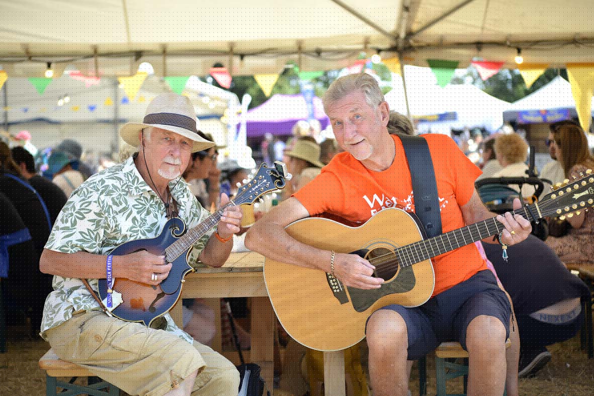 Tuning in at a sizzling Warwick Folk Festival