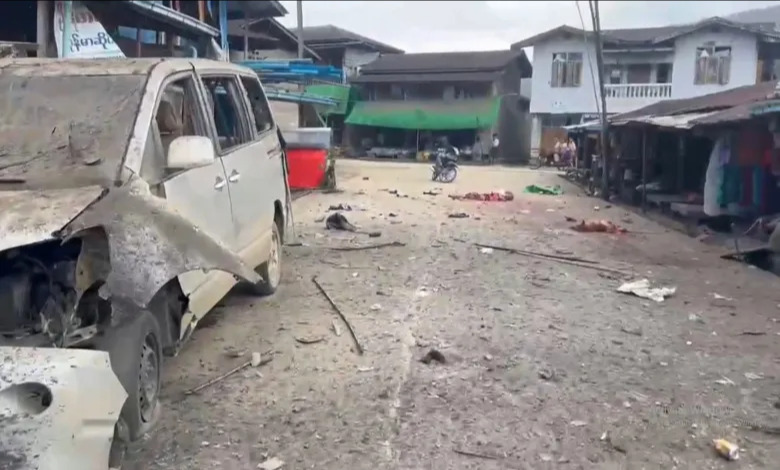 Residents flee Sadon amid fears of more airstrikes