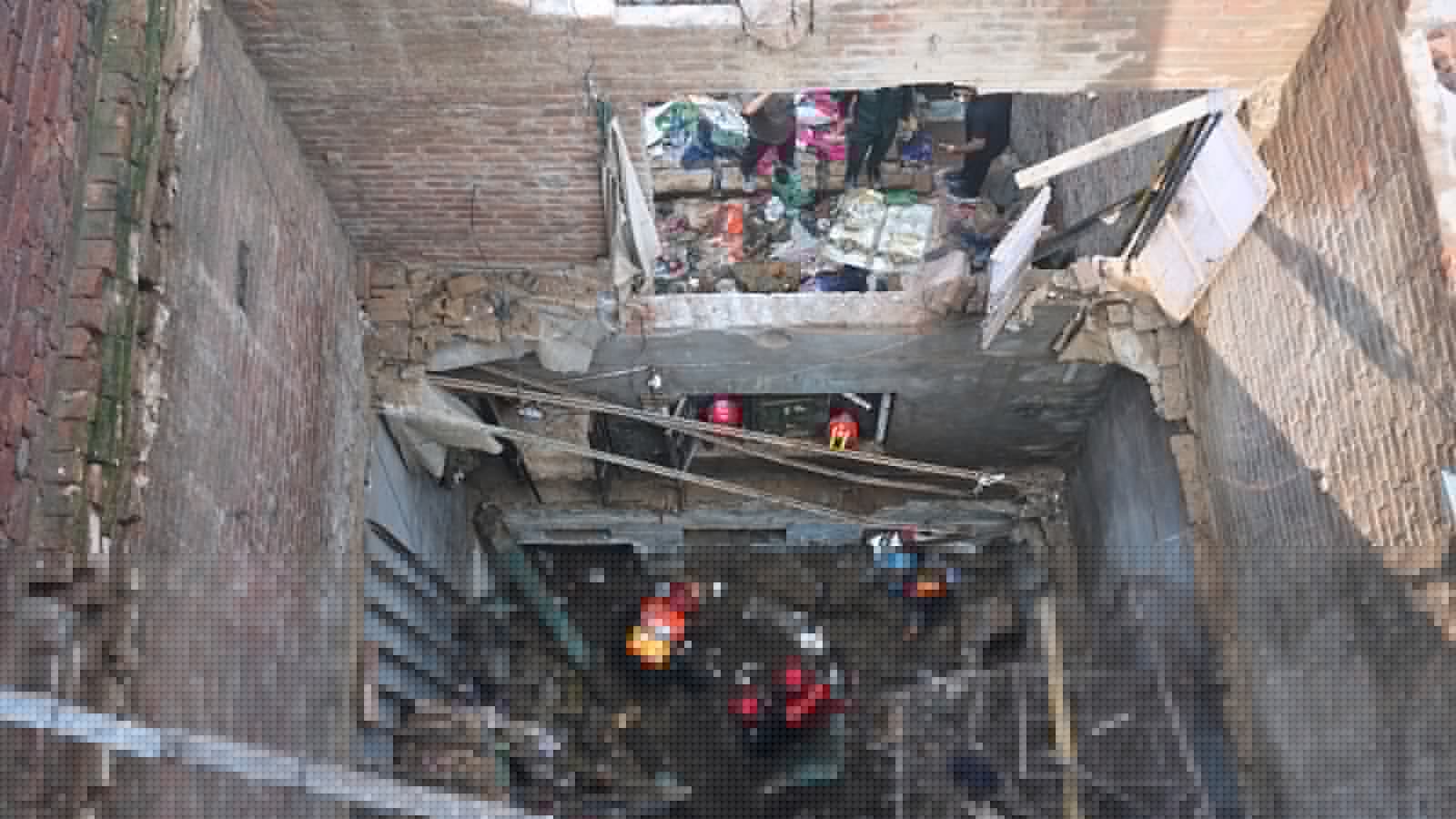 Monsoon rains trigger house collapse in Lahore, killing 9 family members