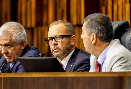 Delaroli pode ir à abertura do ano legislativo na Alerj como governador em exercício