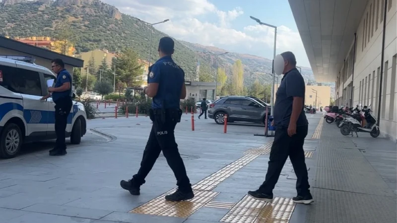 Park kavgası kanlı bitti: Baba oğul bıçaklandı