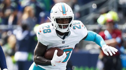 Chiefs Must Pounce on the Opportunity to Trade for 14-TD RB After Dolphins' 0-3 Start