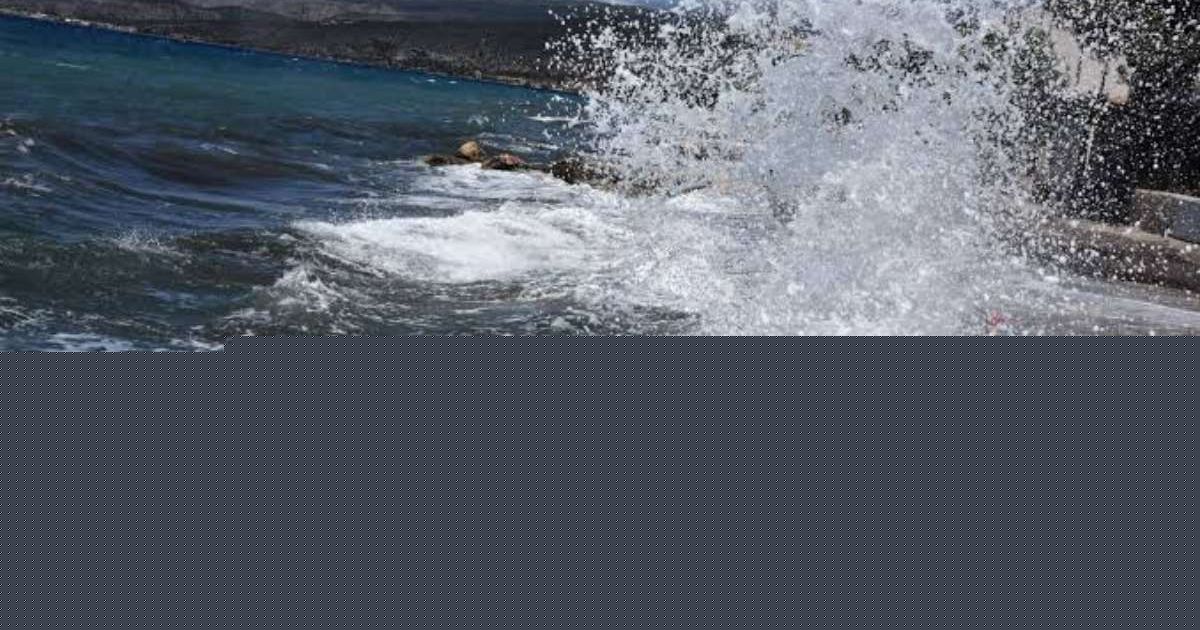 Μελτέμι 15ετίας σάρωσε τη χώρα: Ριπές έως 150 χλμ./ώρα