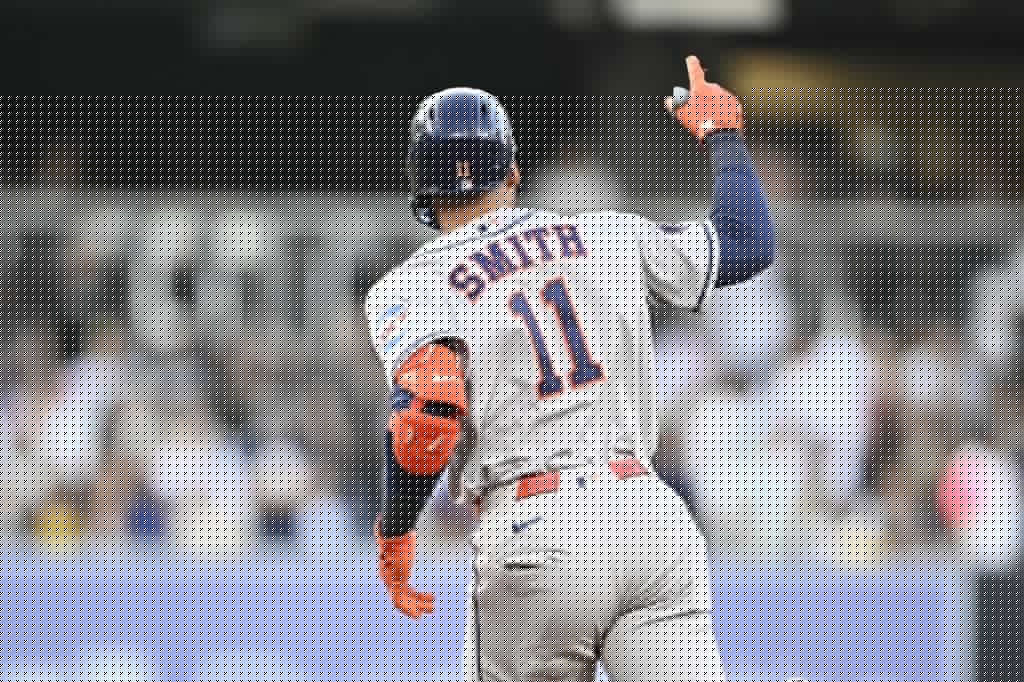 Cam Smith’s two homer get Astros past Padres