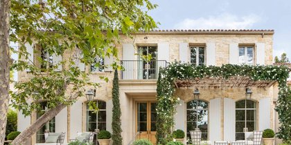The Top 10 Front Door Color Trends for 2026, According to Designers