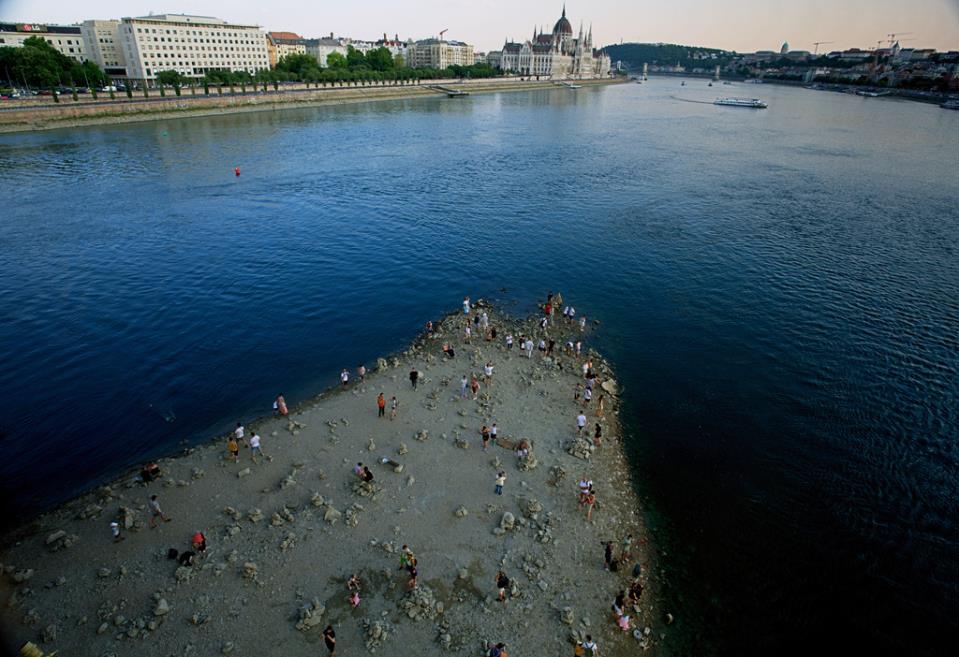 Western Europe sets new temperature record as heat waves pummel the region