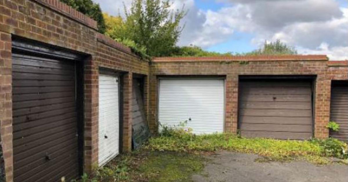 Five homes to replace disused garage site in Bucks town