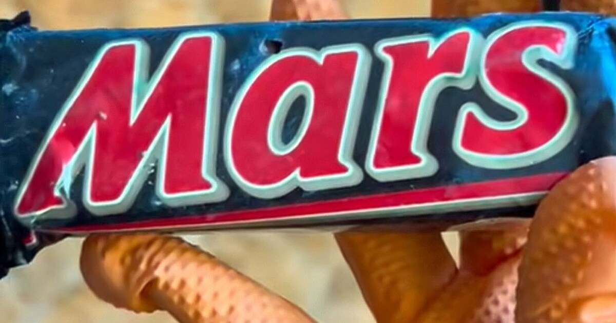 Ein Riese im Vergleich - 35 Jahre alter Mars-Riegel in Messie-Haus gefunden