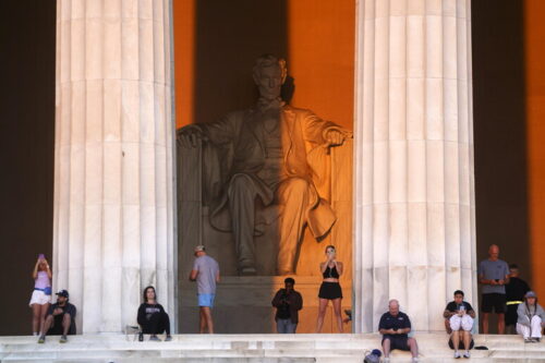 Caos Usa per lo shutdown, migliaia di posti a rischio – Nord America – Ansa.it