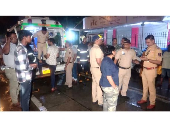 India News | Mumbai: 2 Dead, 8 Injured After Fire Breaks out on 11th Floor of Church Road Building