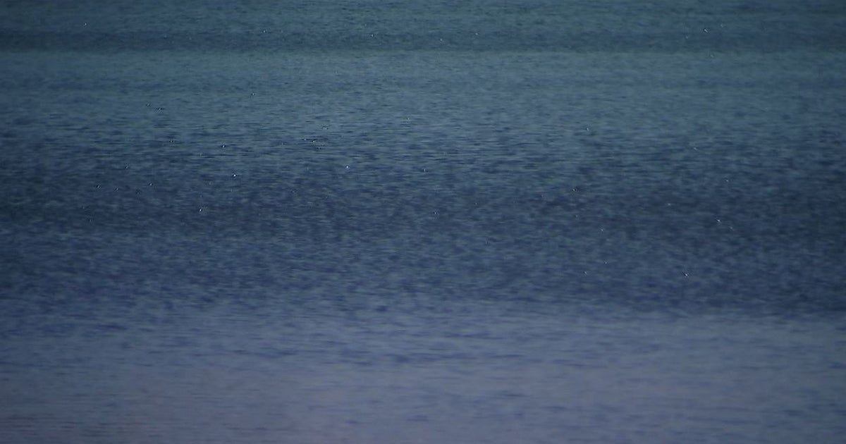 1 dead, 1 injured after boat runs aground on Detroit River