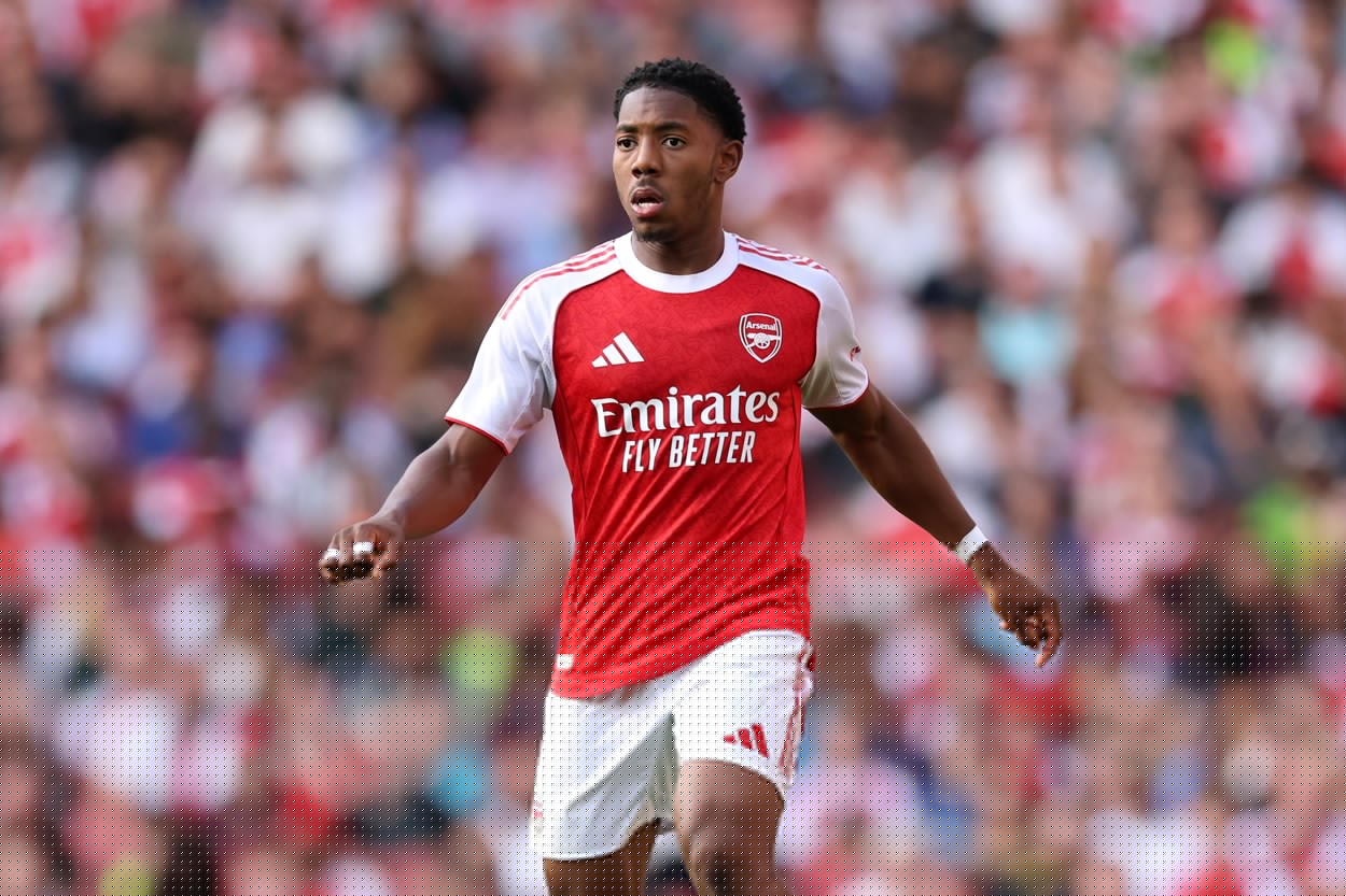 Comment on Arsenal star offered to Chelsea and Man United as transfer stance takes surprise twist by Reggie