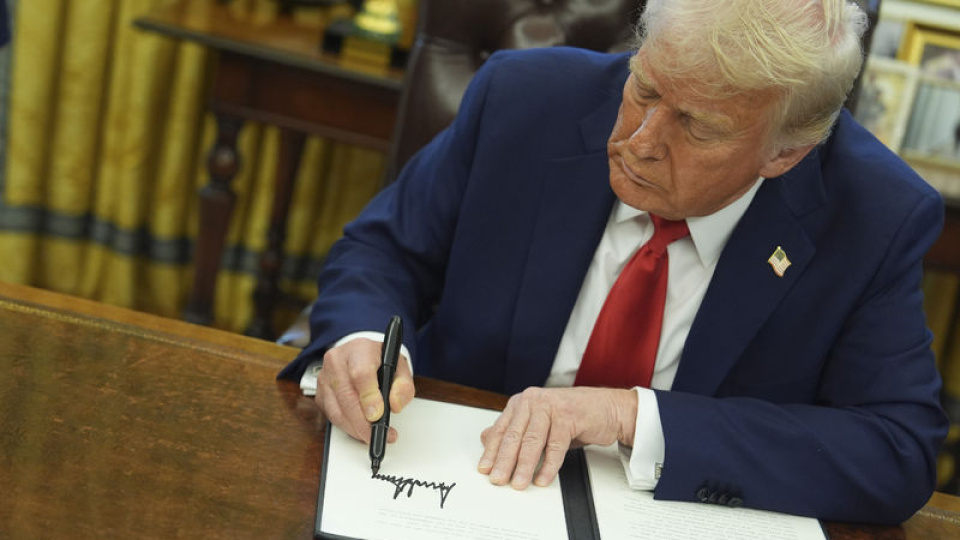 Trump, Küba'ya petrol satan ülkelere tarife uygulanmasına yönelik kararname imzaladı