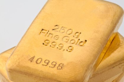 Gold price pulls back after surge towards $5,600