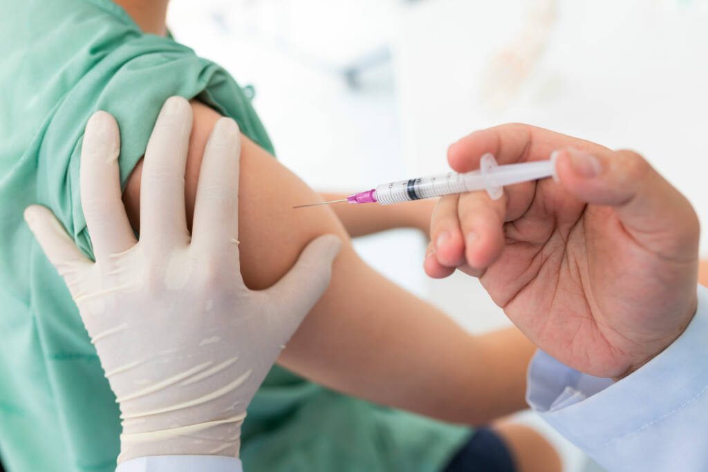 Antinfluenzale in farmacia, Petrosillo: “Impegno consolidato, siamo pronti a vaccinare”